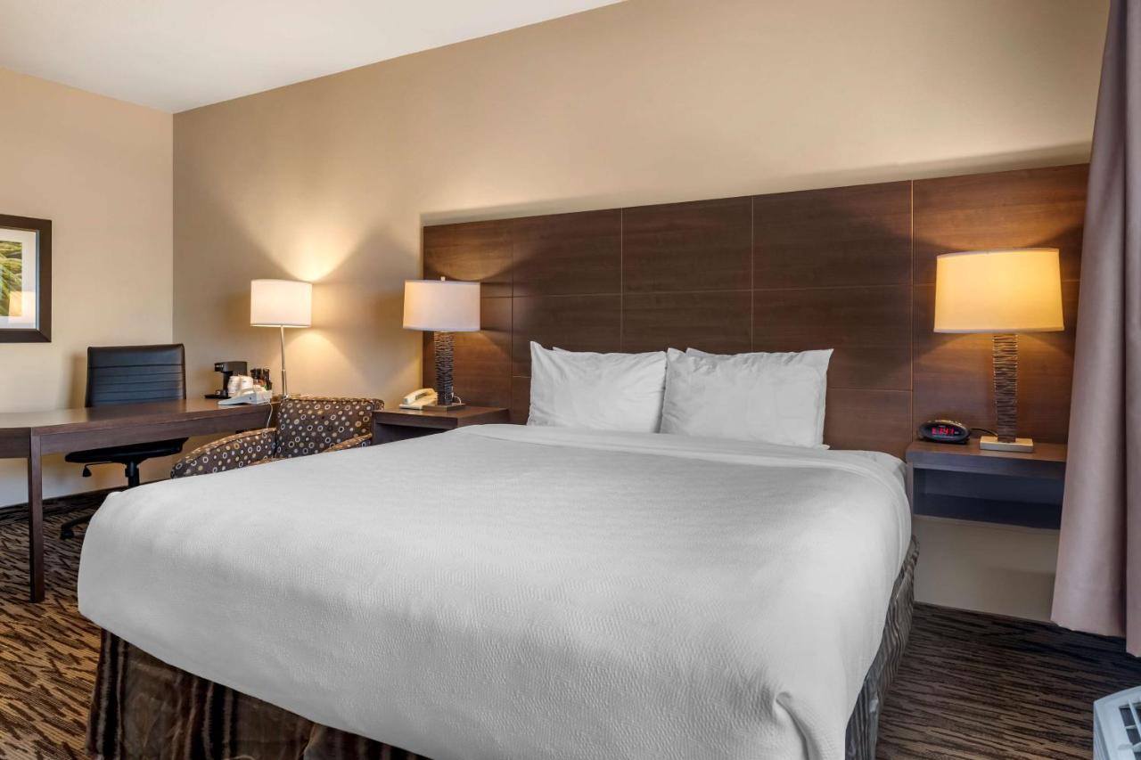Best Western Plus Bridgewater Hotel & Convention Centre Extérieur photo