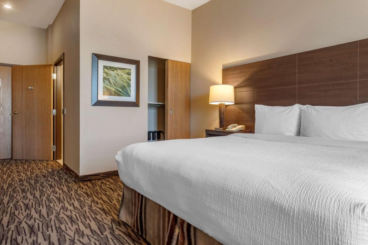 Best Western Plus Bridgewater Hotel & Convention Centre Extérieur photo