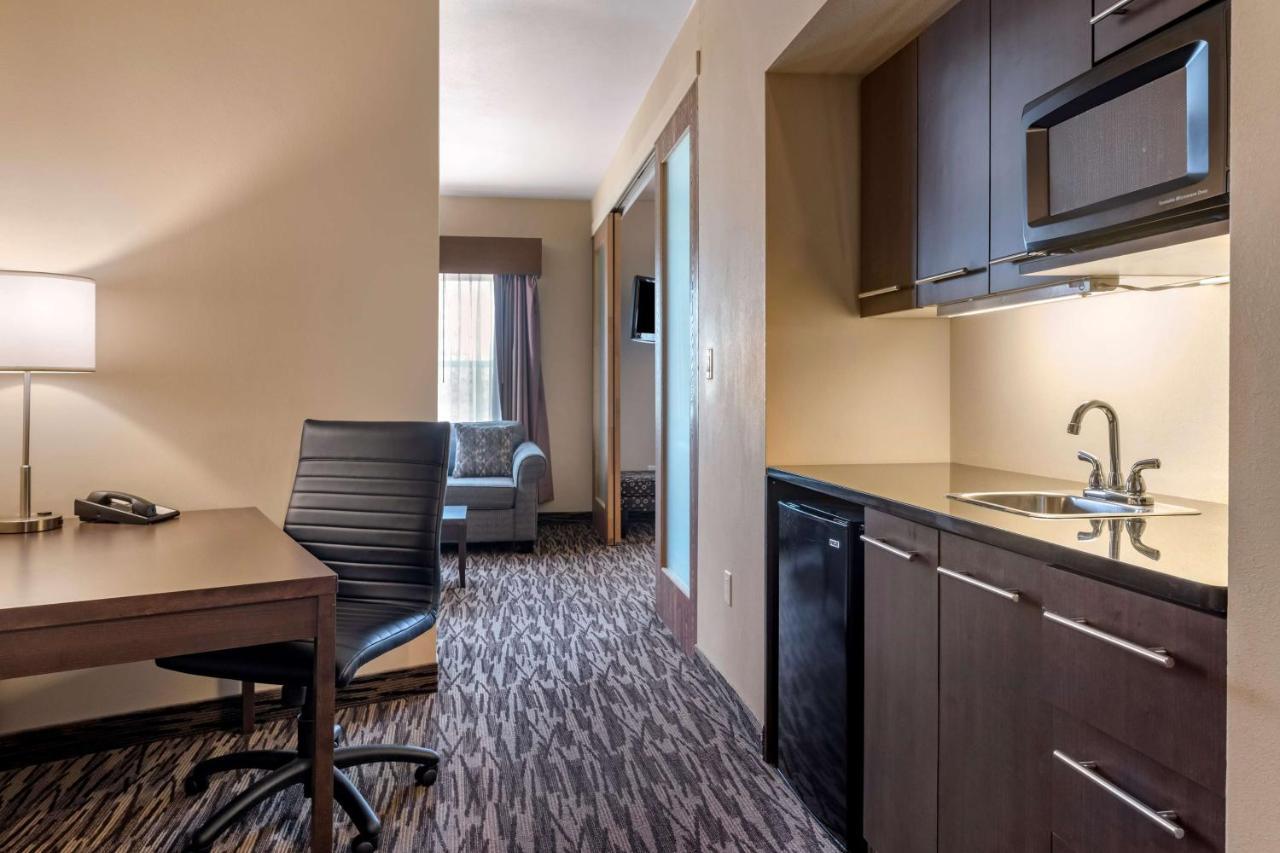 Best Western Plus Bridgewater Hotel & Convention Centre Extérieur photo